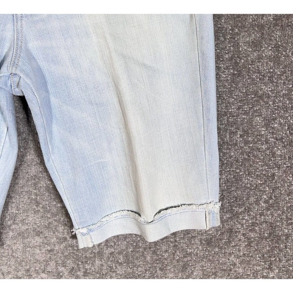 Old Navy The Flirt Cuffed Bermuda Jean Shorts Womens Size 8 Light Wash Blue - Picture 7 of 15
